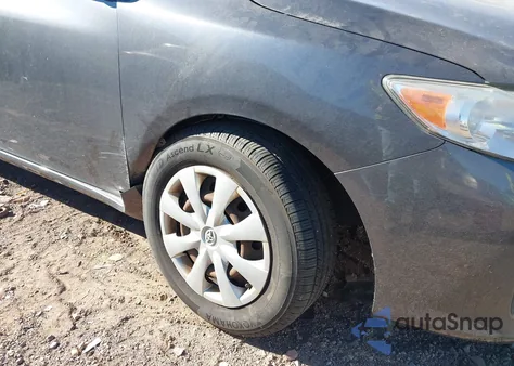 2010 Toyota Corolla Le z USA, uszkodzony, nr VIN JTDBU4EE9A9110941